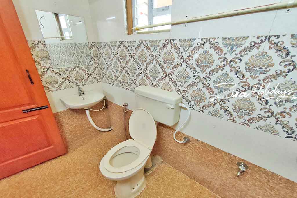 Lynwood Cottage Kodaikanal restroom images