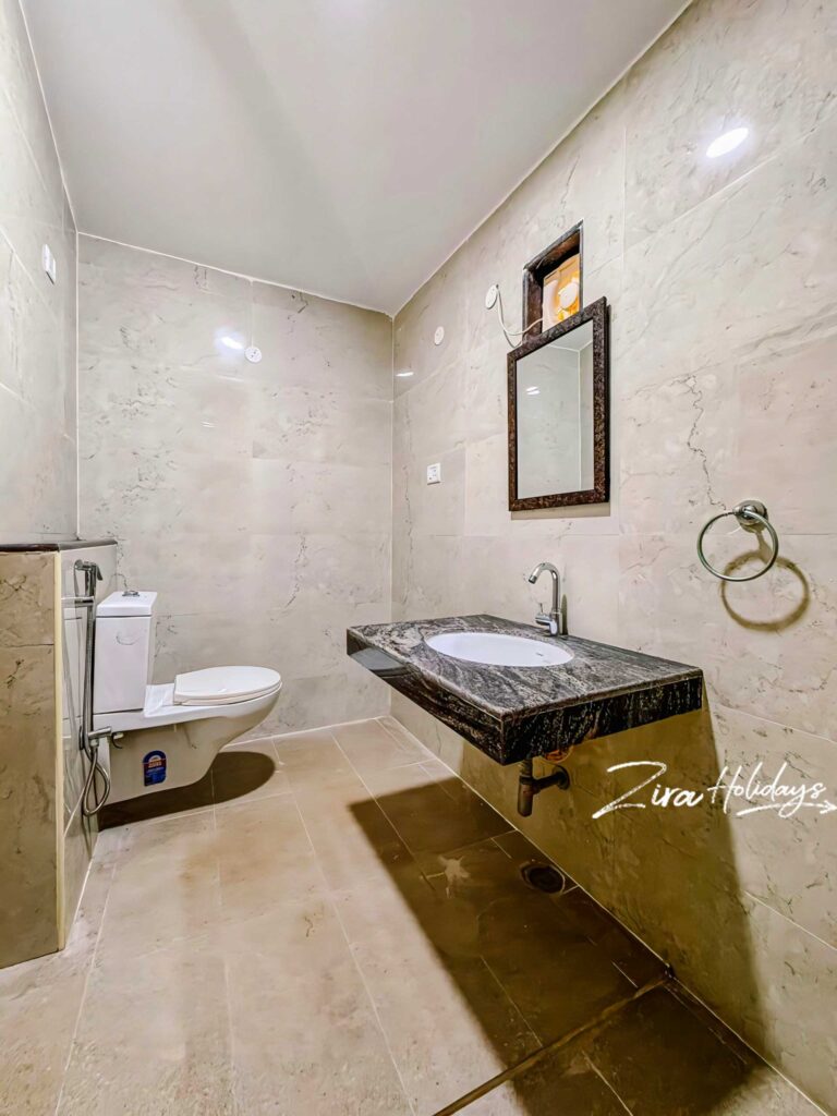 villa for rent in ecr for couples