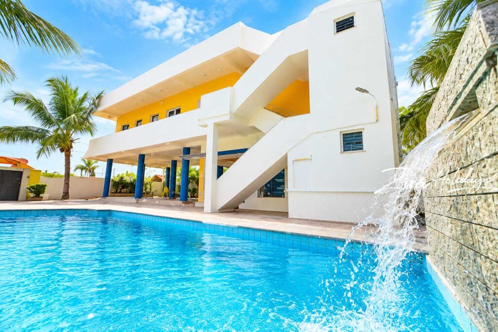 regent beach house ecr