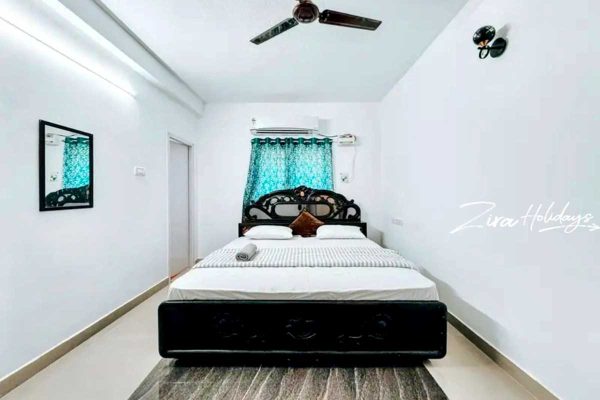 ecr private pool resort